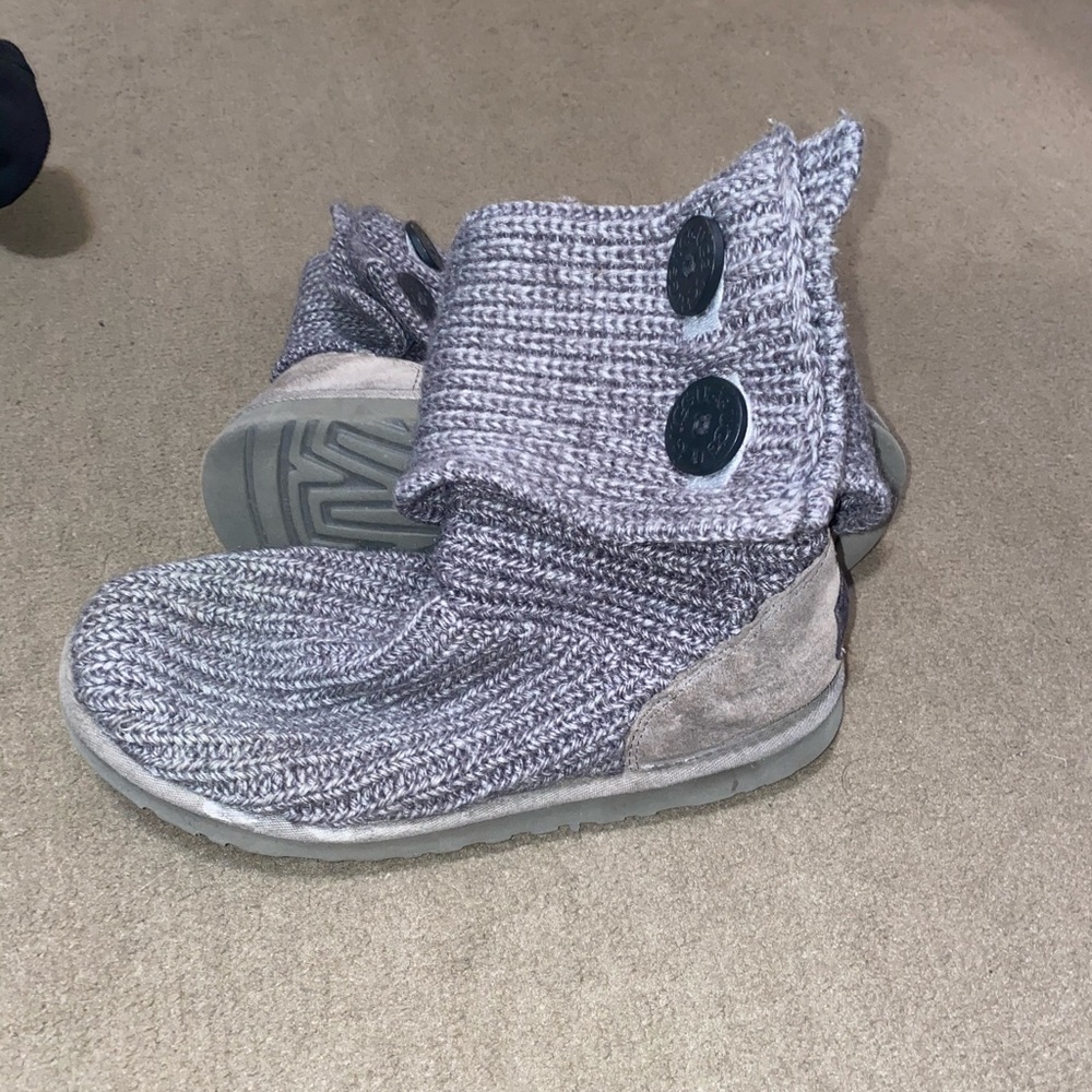 UGGS: grey knit